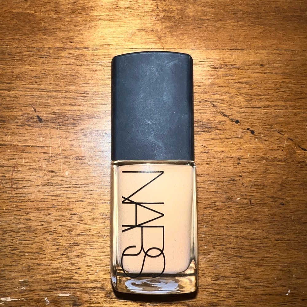 NARS sheer glow Foundation